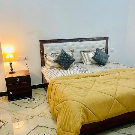 Amrita Residency Vila Varanasi Exterior foto