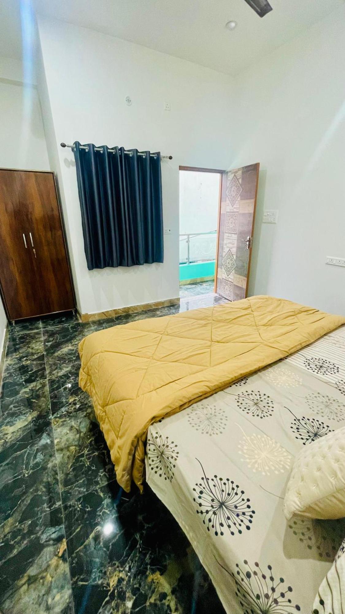 Amrita Residency Vila Varanasi Exterior foto